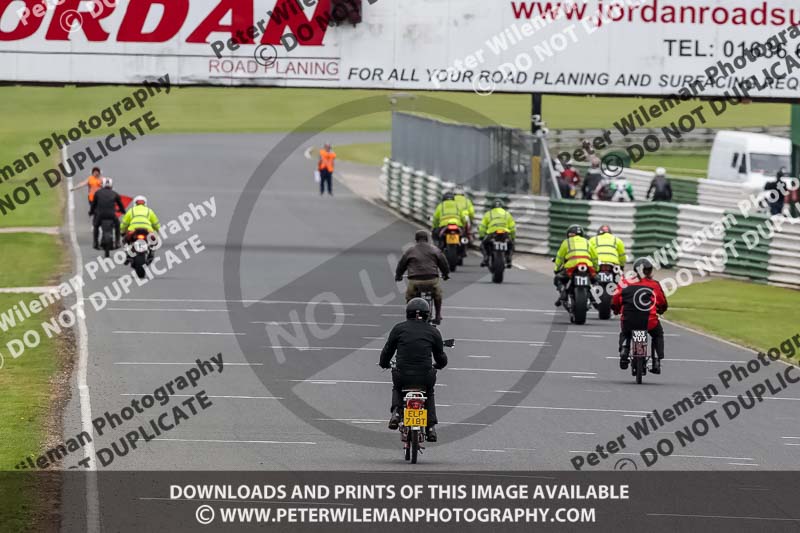 Vintage motorcycle club;eventdigitalimages;mallory park;mallory park trackday photographs;no limits trackdays;peter wileman photography;trackday digital images;trackday photos;vmcc festival 1000 bikes photographs